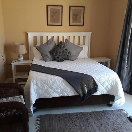 African Dreams Bed And Breakfast イースト・ロンドン エクステリア 写真